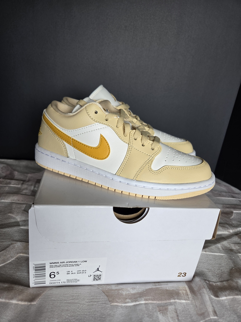 Nike Air Jordan 1 Low Women's - White and Pale Yellow